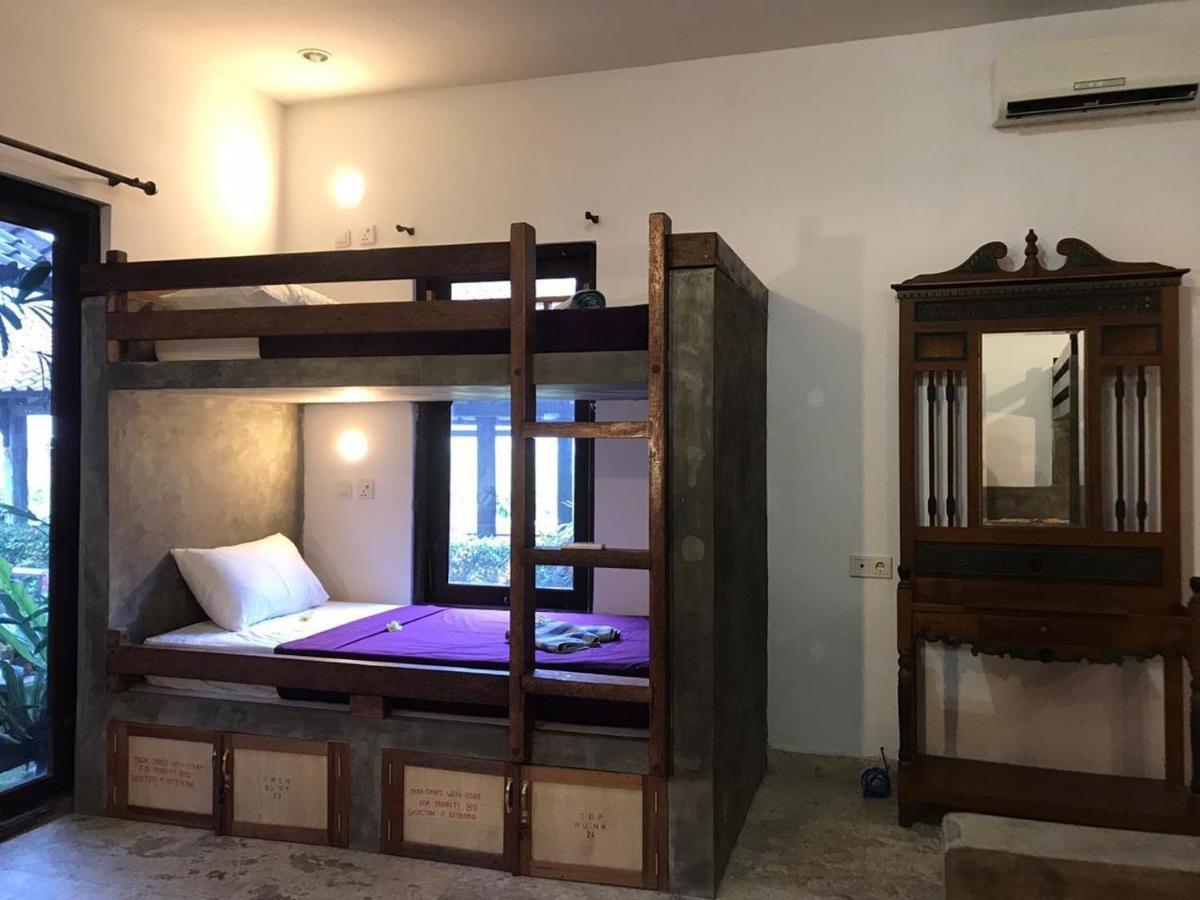 Ngeluwungan Boutique Hostel Canggu Exterior foto